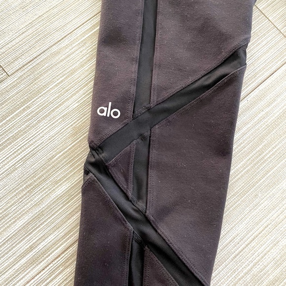 Alo sheer mesh detail leggings capris black - Picture 6 of 8